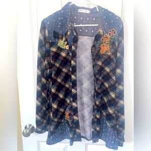 Simply Couture Navy Textured Multi Fabric Button Up Top - Size XL